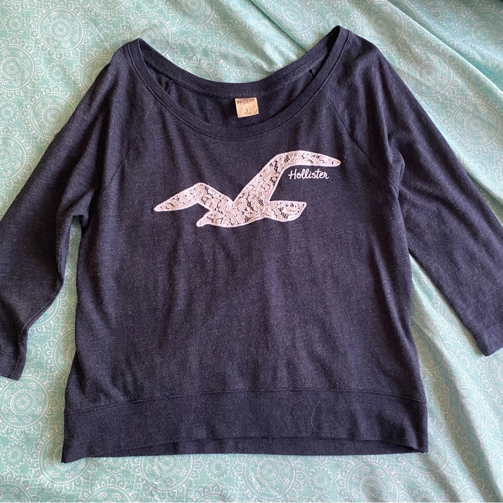 Hollister Womens Small 3/4 Sleeve Lace Logo Top